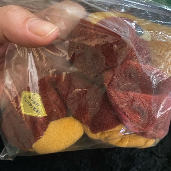 Hush Puppy Beanies - vintage - Picture 5 of 10